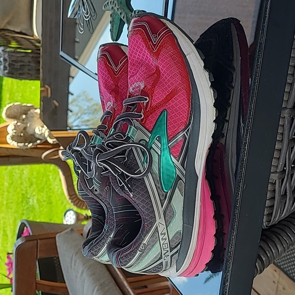 Ravenna 7 Brooks Athletic Shoes, W Sz 7 - Picture 6 of 9